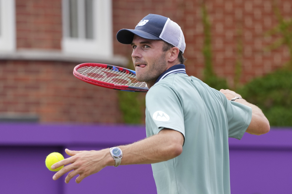 对手脚下 对手脚下